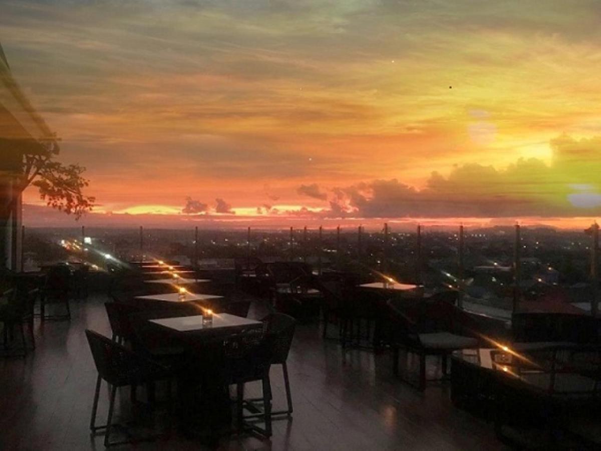 M Hotel Sorong Exteriér fotografie